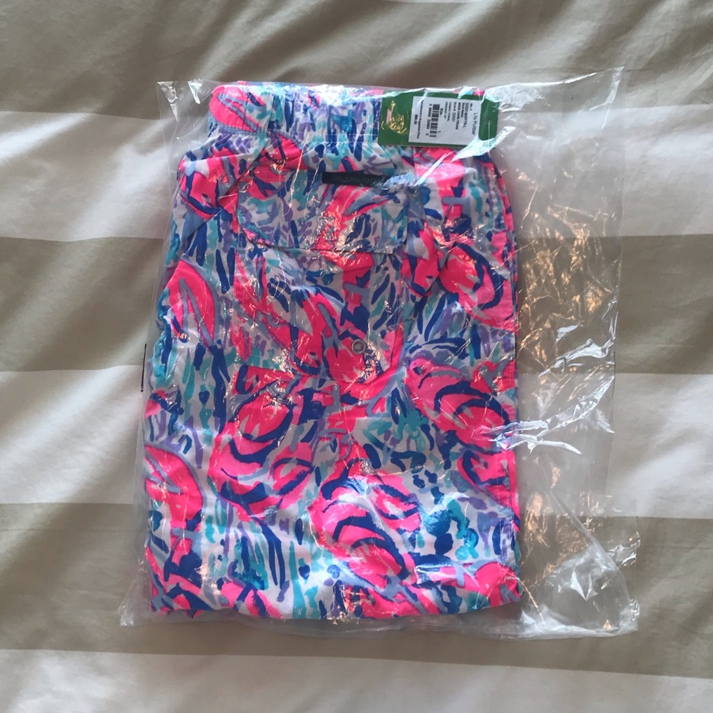 NWT Men’s Capri Trunk in a size Large